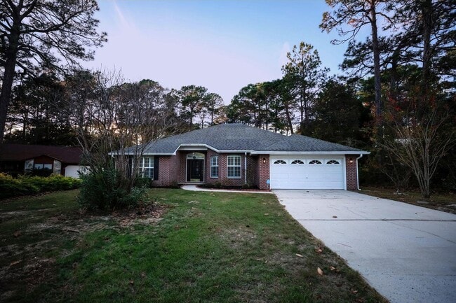 property at 816 W Ridgewood Cove