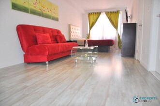 521 W 48th St in New York, NY - Building Photo - Building Photo