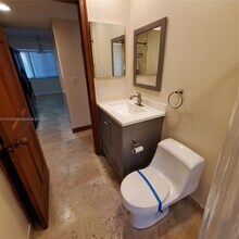 985 NW 93rd Ave in Plantation, FL - Building Photo - Building Photo