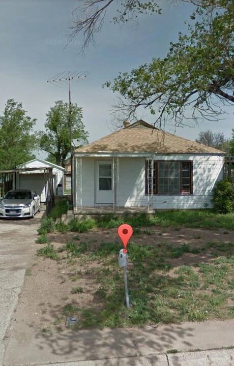 1017 Hedgecoke Dr in Borger, TX - Foto de edificio