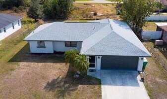 17319 Terry Ave in Port Charlotte, FL - Building Photo