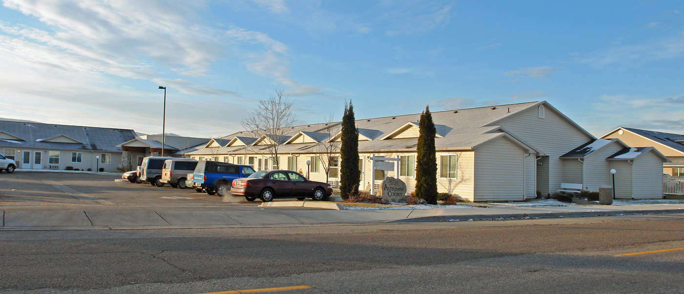 Autumn Court Apartments in Emmett, ID - Building Photo