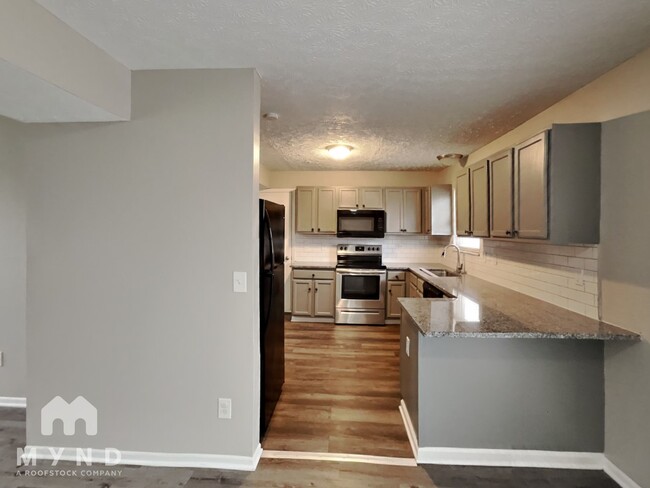 3949 Dunne Dr in Columbus, OH - Building Photo - Building Photo