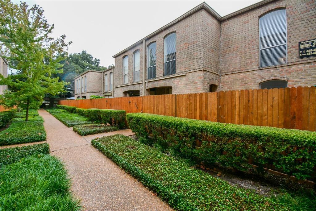 4637 Wild Indigo St in Houston, TX - Building Photo