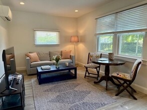 1809 Main Rd in Westport, MA - Building Photo - Building Photo