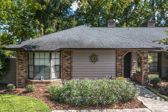 425 Blue Bird St in Apopka, FL - Building Photo - Building Photo