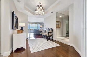 5823 Bowen Daniel Dr in Tampa, FL - Building Photo - Building Photo