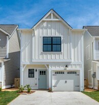 212 Huntley Pl in Pelham, AL - Building Photo