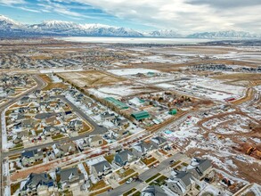 524 N Pinnacle Ln in Saratoga Springs, UT - Foto de edificio - Building Photo