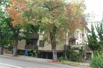 Channing Apartments in Berkeley, CA - Building Photo - Building Photo