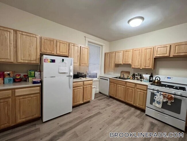 73 Longwood Ave in Brookline, MA - Building Photo - Building Photo