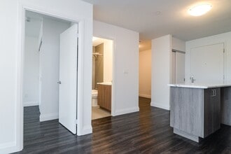 7 Walmer Road in Toronto, ON - Building Photo - Building Photo