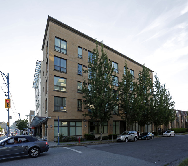 Smith Yuen Apartments in Vancouver, BC - Building Photo - Building Photo