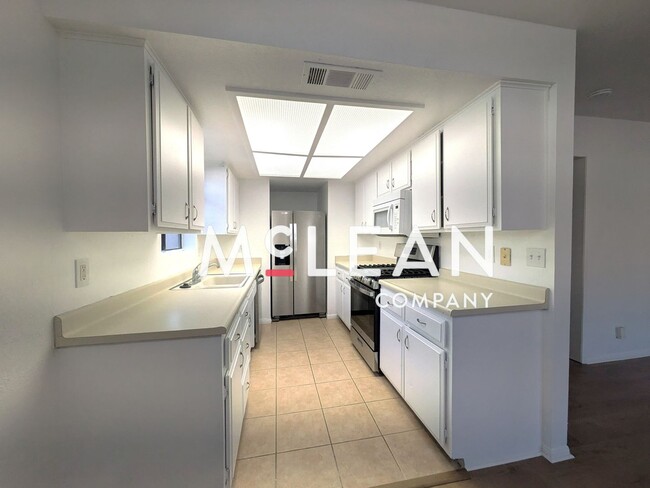 31548 Whispering Palms Trail in Cathedral City, CA - Building Photo - Building Photo