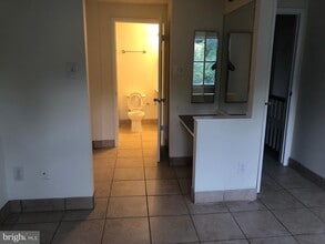 8426 Lazy Creek Ct in Springfield, VA - Building Photo - Building Photo