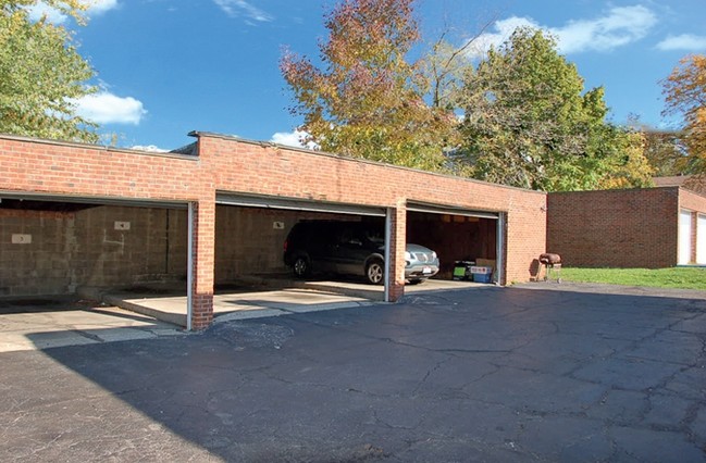 2663 Noble Rd in Cleveland Heights, OH - Foto de edificio - Building Photo