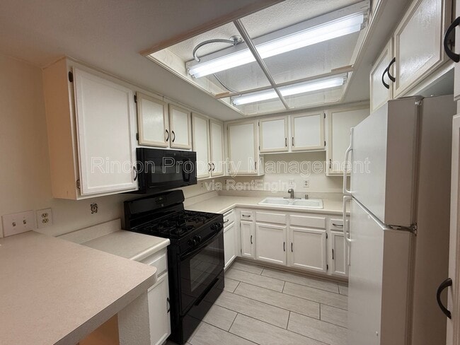 848 Woodland Ave in Ojai, CA - Building Photo - Building Photo