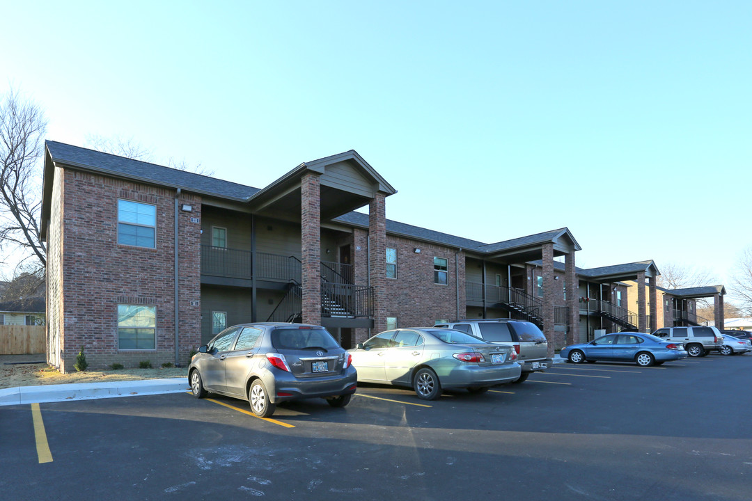 Blue Starr Apartments in Claremore, OK - Building Photo