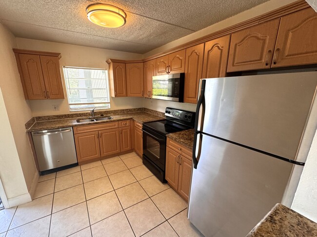 property at 2850 Somerset Park Dr