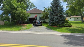 1927 Center Rd in West Seneca, NY - Building Photo