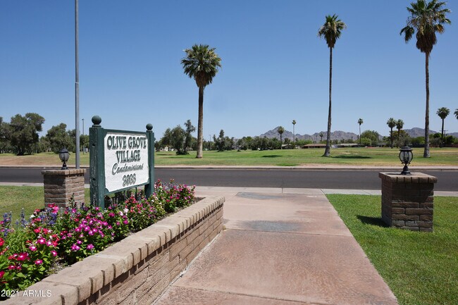 3033 E Devonshire Ave in Phoenix, AZ - Building Photo - Building Photo