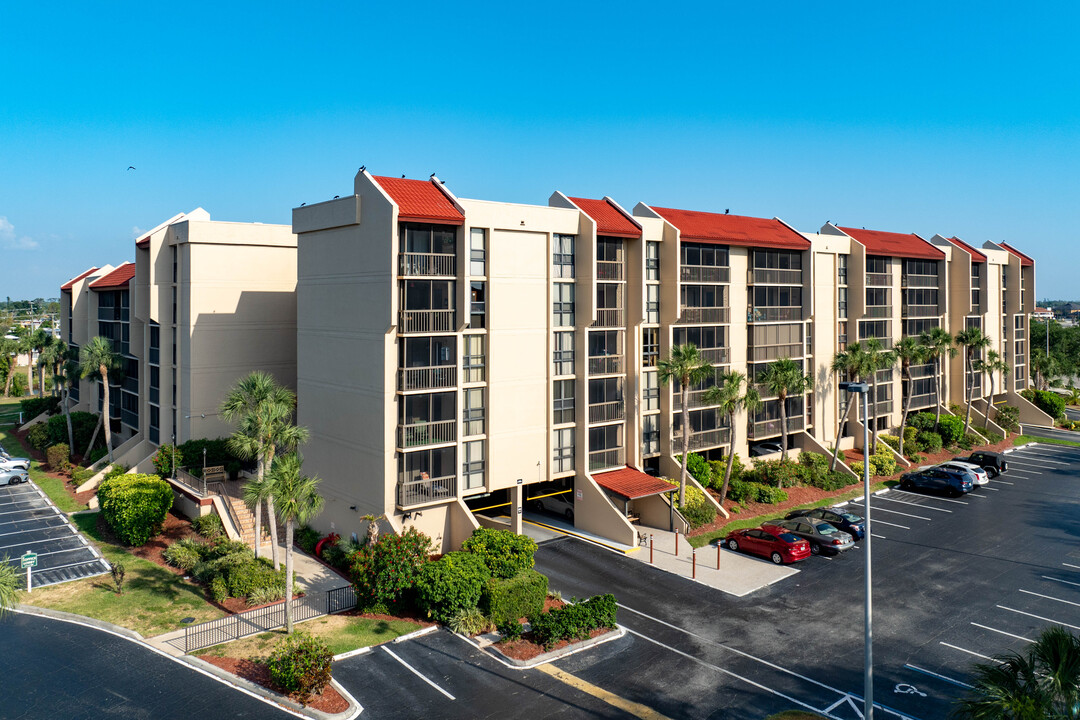 Promenades East in Port Charlotte, FL - Building Photo