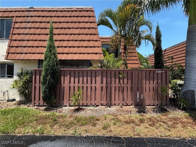 property at 5260 Cedarbend Dr