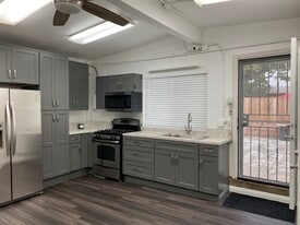 725 W Sunkist St, Unit B in Ontario, CA - Building Photo