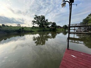 115 Cottonwood Trail in Gun Barrel City, TX - Building Photo - Building Photo