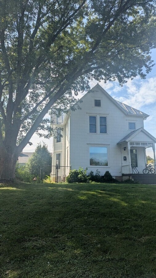 property at 122 North St