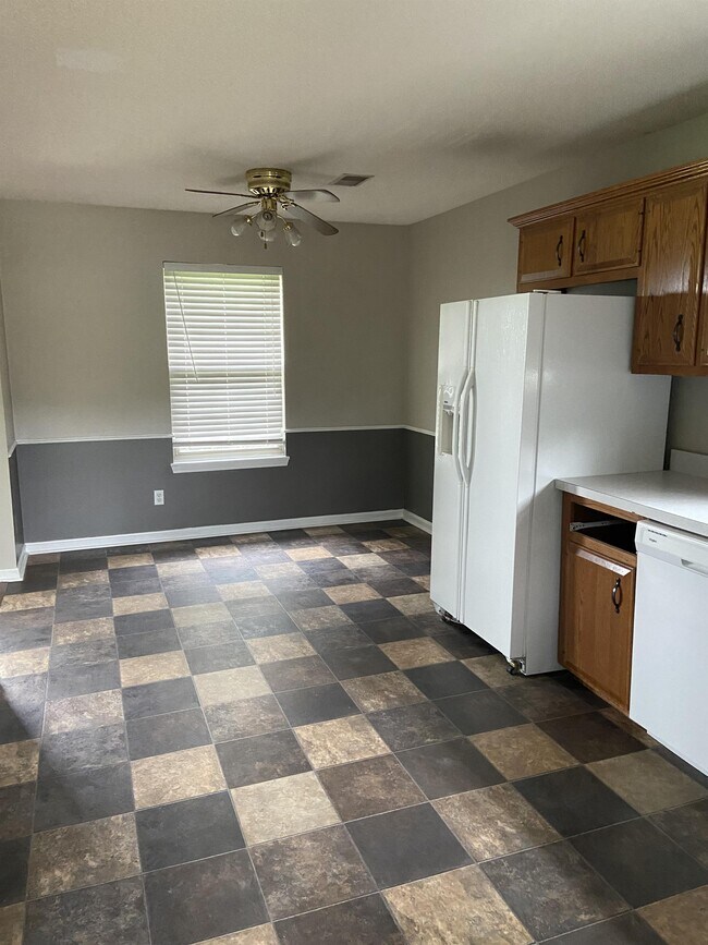 101 Harrow Ct photo'