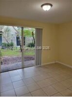 2707 SW 82nd Ave in Miramar, FL - Foto de edificio - Building Photo