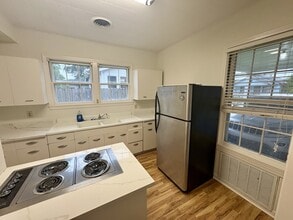 1011 6th St in Lake Charles, LA - Building Photo - Building Photo