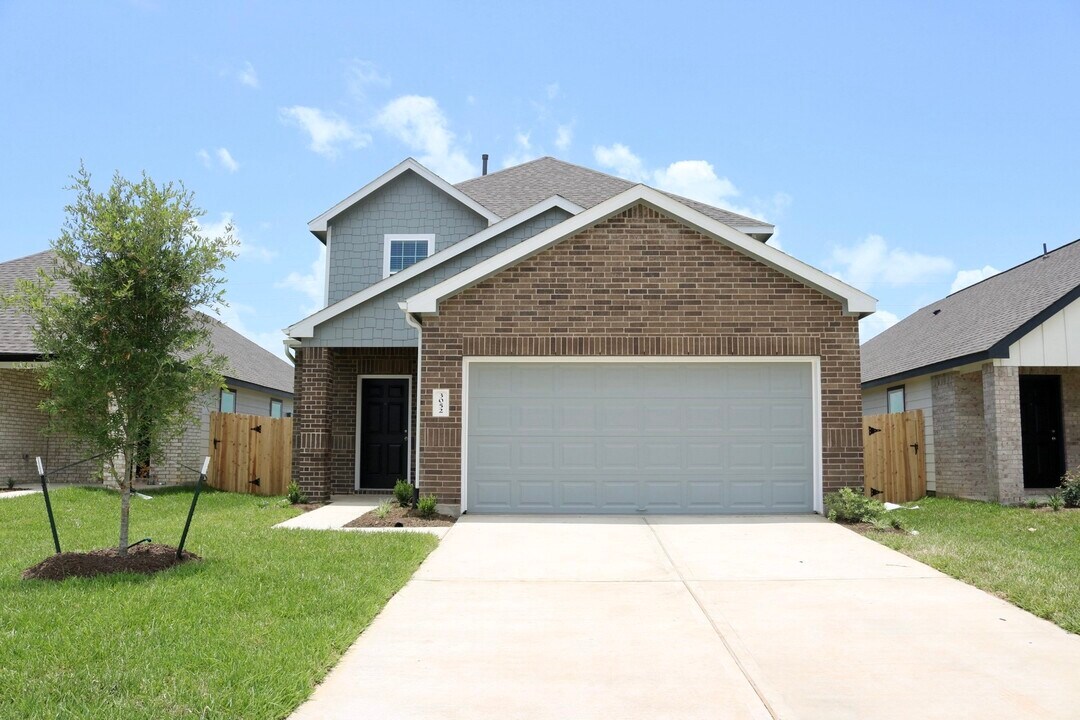 3052 Wild Indigo Trl in Brookshire, TX - Building Photo