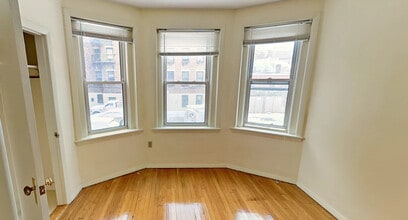 117 Park Dr in Boston, MA - Foto de edificio - Building Photo