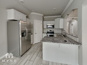 941 Lakeview Dr in Centerton, AR - Foto de edificio - Building Photo