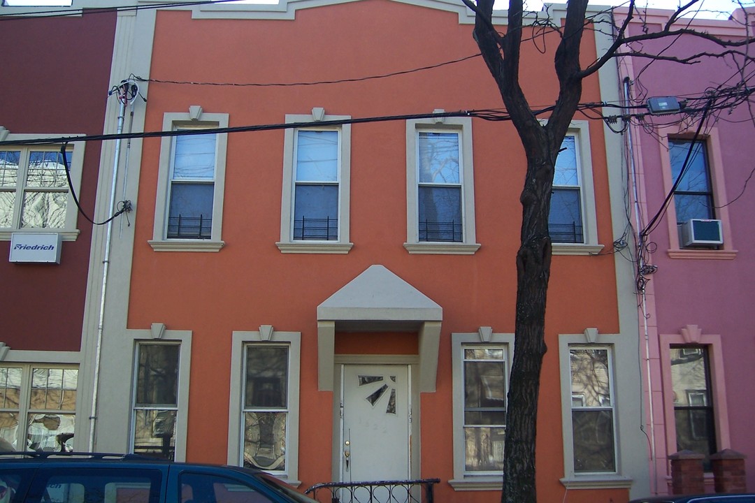 16-22 Summerfield St in Flushing, NY - Building Photo