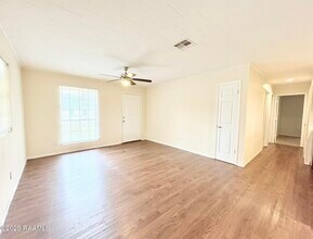 120 Lindsey Cir in Carencro, LA - Building Photo - Building Photo