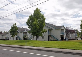 Kings Garden Apartments in Fairview, OR - Building Photo - Building Photo