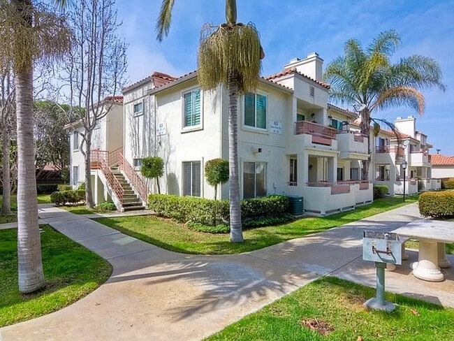 440 Ribbon Beach Way, Unit 270 in Oceanside, CA - Foto de edificio - Building Photo