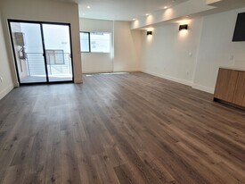 862 Moraga Dr in Los Angeles, CA - Building Photo