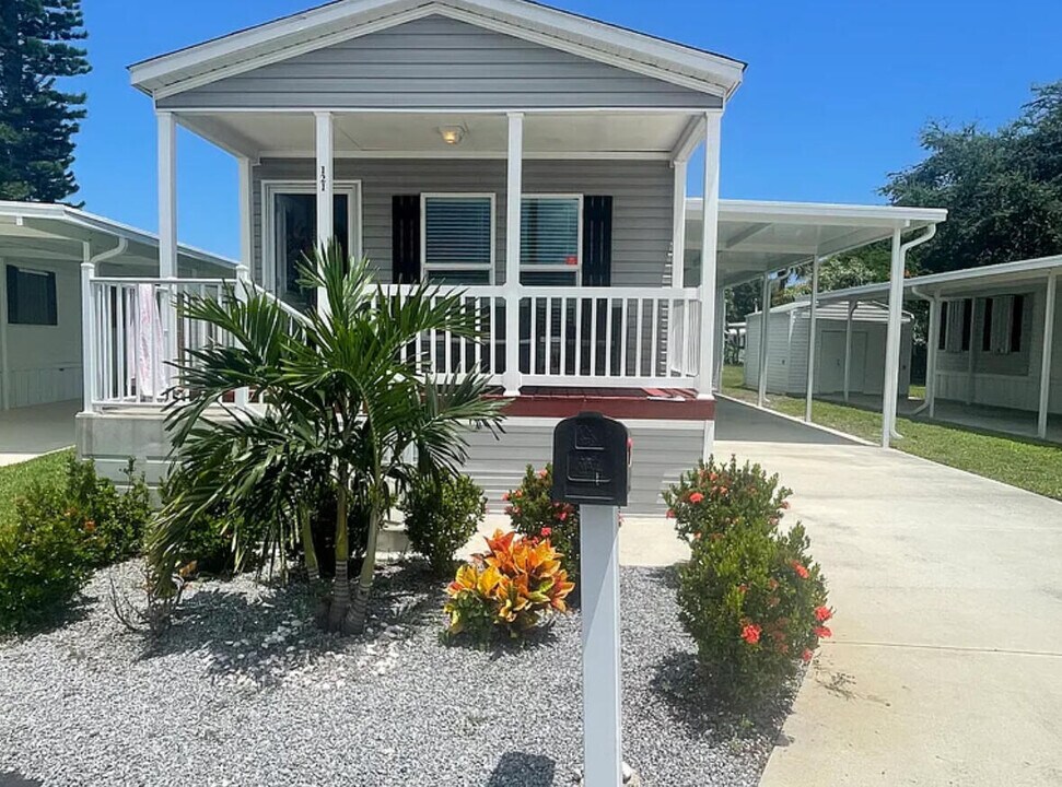 356 Mockingbird Ave in Fort Pierce, FL - Building Photo