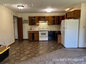5825 Laverne Cir N in Baxter, MN - Building Photo