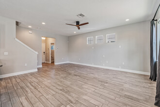 3103 W Hartnett Ave in Tampa, FL - Building Photo - Building Photo