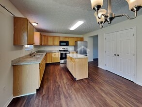 857 Cedar Run Dr in Blacklick, OH - Foto de edificio - Building Photo