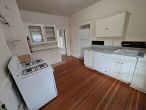 715 SE 28th Ave, Unit 713 #2 in Portland, OR - Foto de edificio - Building Photo