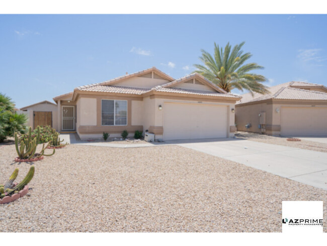 property at 10653 W Mohawk Ln