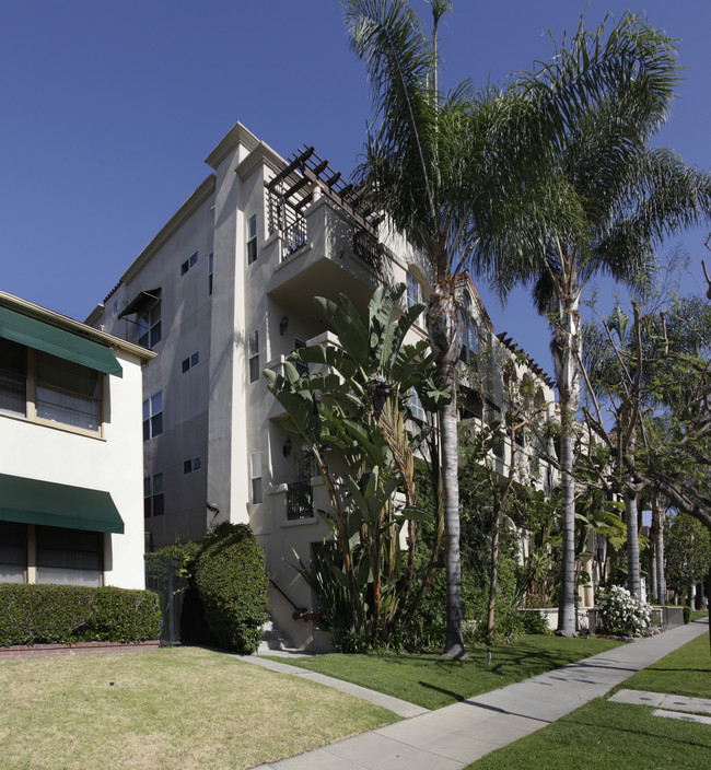 4321 Laurel Canyon Boulevard in Studio City, CA - Foto de edificio - Building Photo