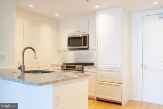 130 S 18th St in Philadelphia, PA - Building Photo - Building Photo