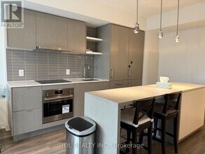 88 Harbour St in Toronto, ON - Building Photo - Building Photo